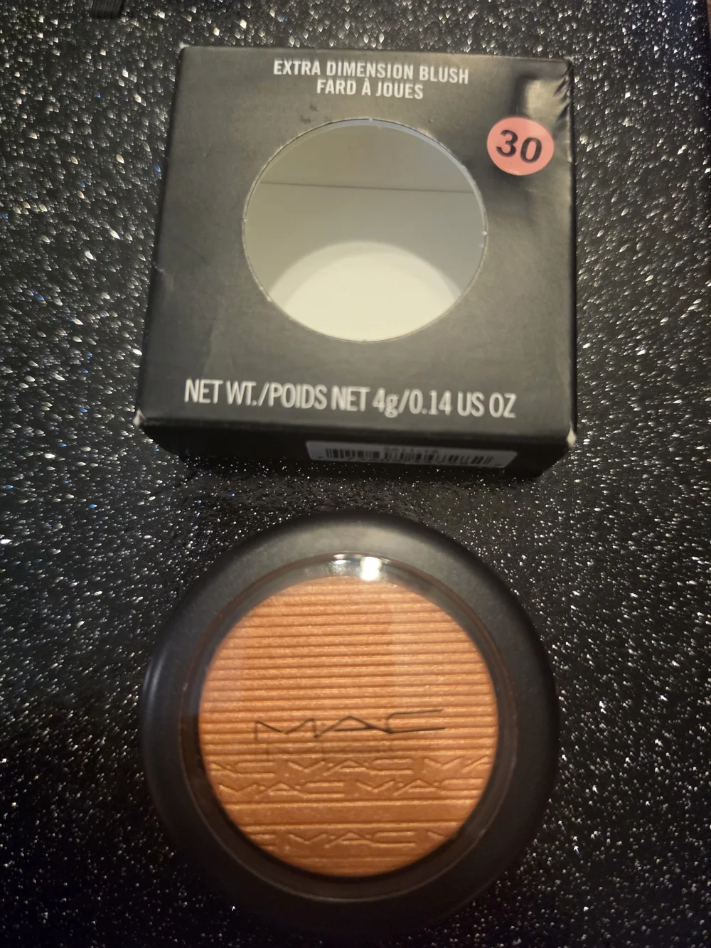 MAC Cosmetics Just A Pinch Blush - Black Compact